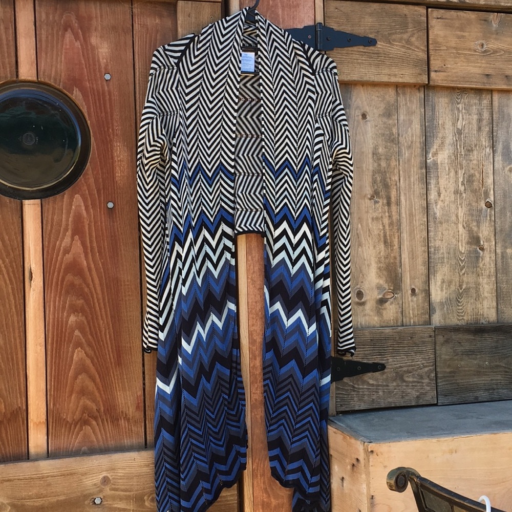 BCBG Maxazria Black & White Cardagin